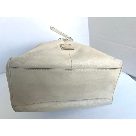 Vintage Dooney & Bourke Dillen XL Ivory Bone Pebbled Leather Hobo Shoulder Bag - Picture 7 of 15